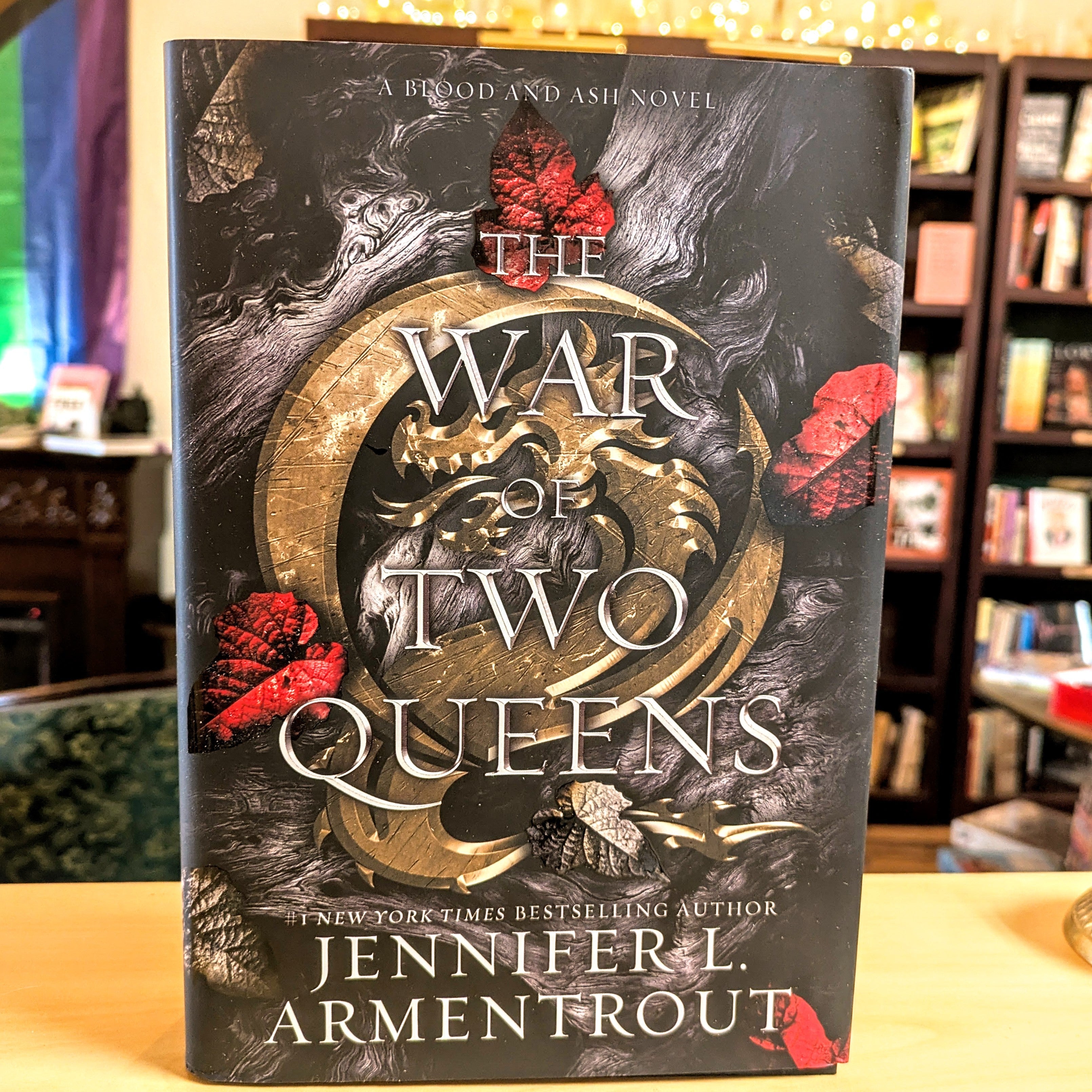 The War of Two Queens: A Blood and Ash Novel