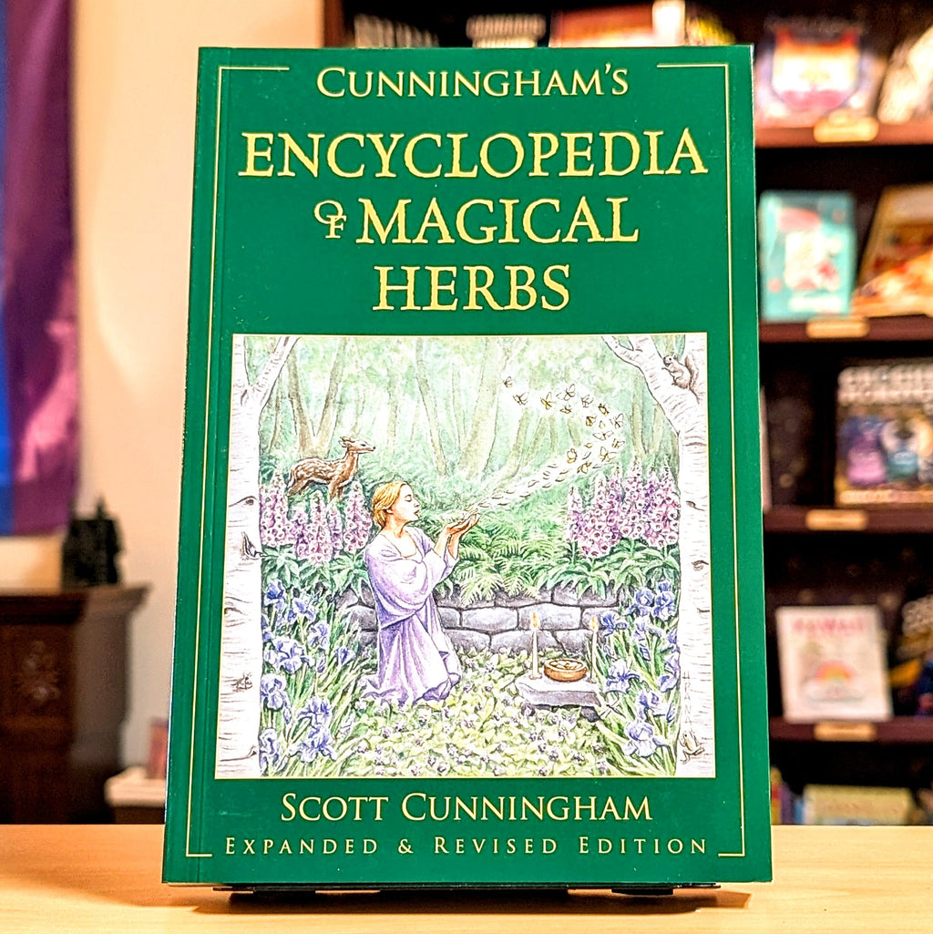 Cunningham's Encyclopedia of Magical Herbs (Llewellyn's Sourcebook Series) (Cunningham's Encyclopedia Series, 1)