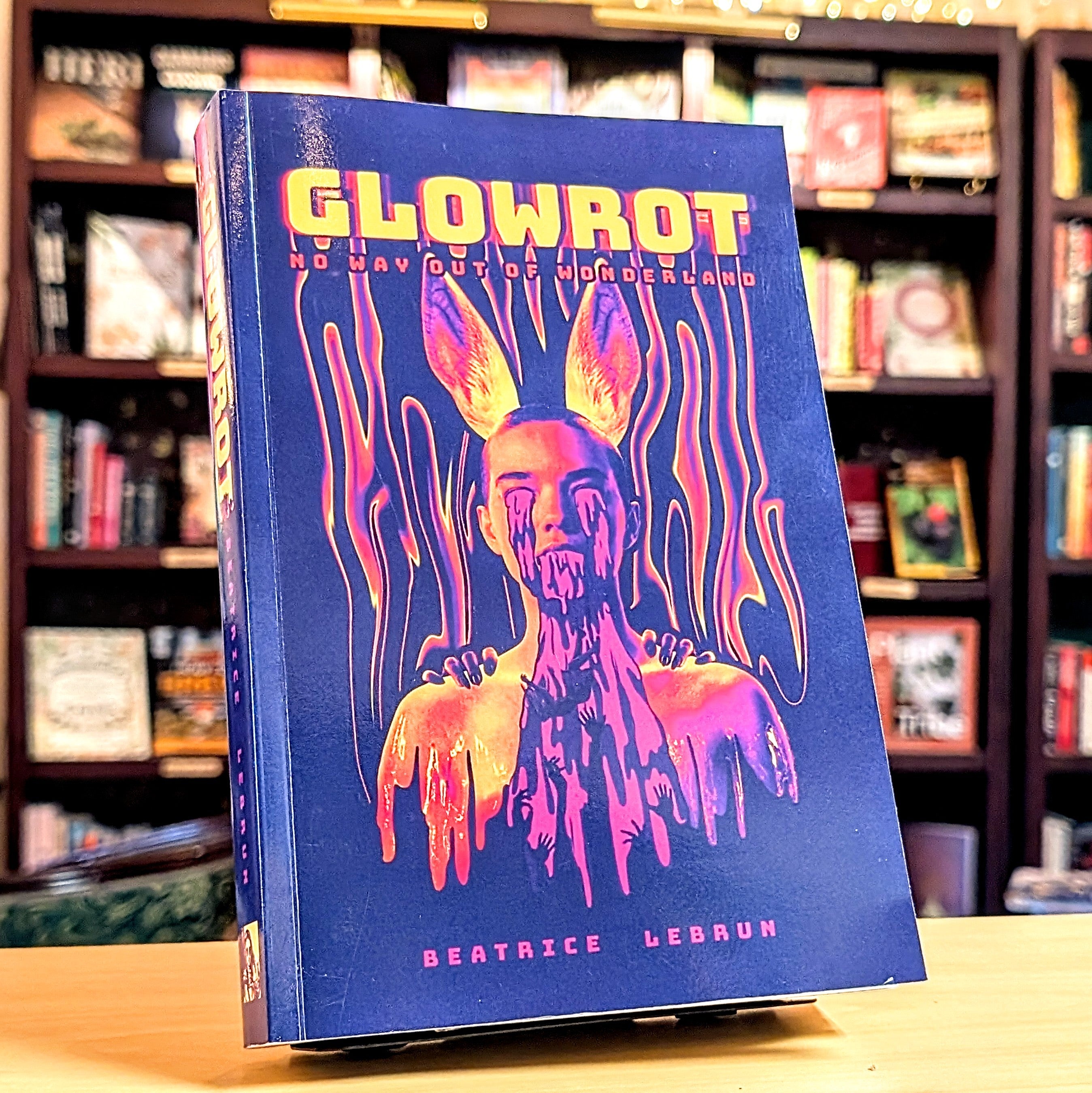 Glowrot: No way out of Wonderland